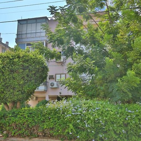 City Center Luxury Apartment In 네타니아 외부 사진